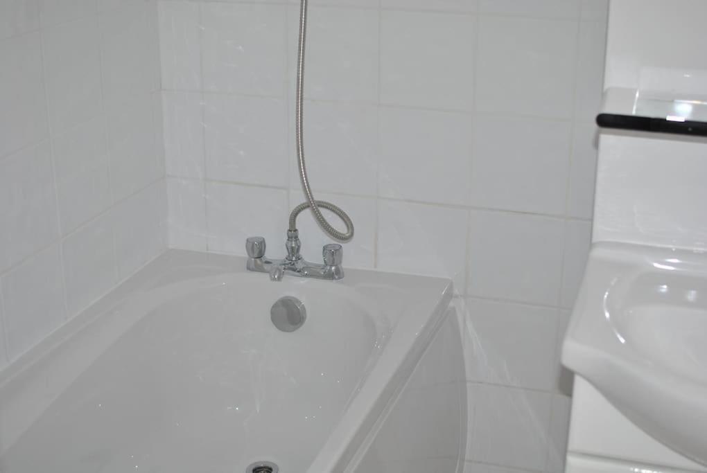 Awesome Apartment In The Heart Of Camden Town Londra Exterior foto